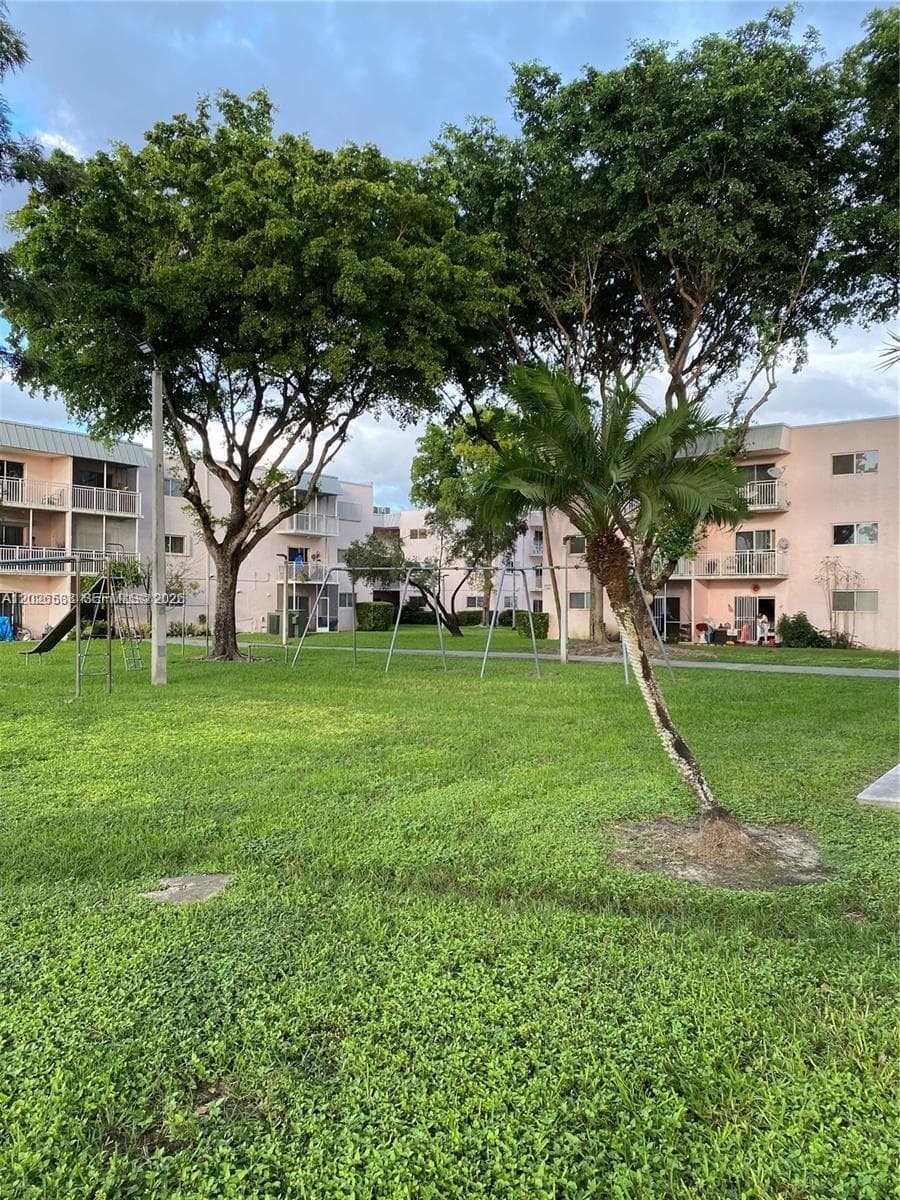 11307 SW 200th St # B, Miami FL 33157 — 10
