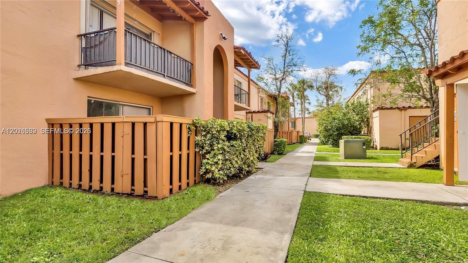 7231 Miami Lakes Dr # C5, Miami Lakes FL 33014 — 1