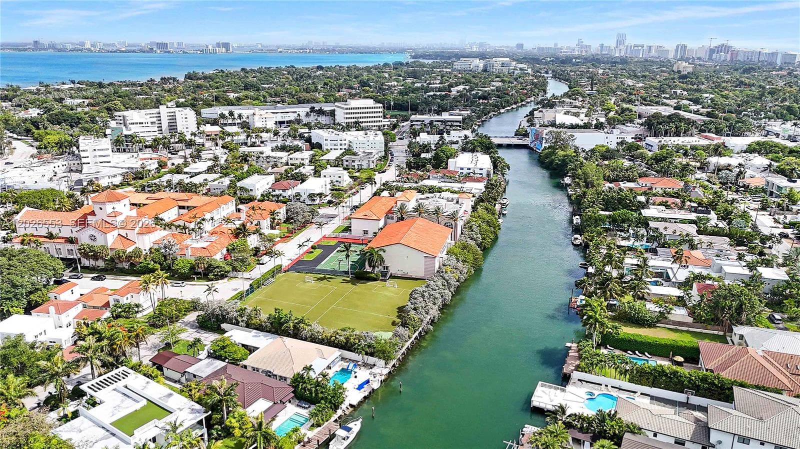 815 W 39, Miami Beach FL 33140 — 52