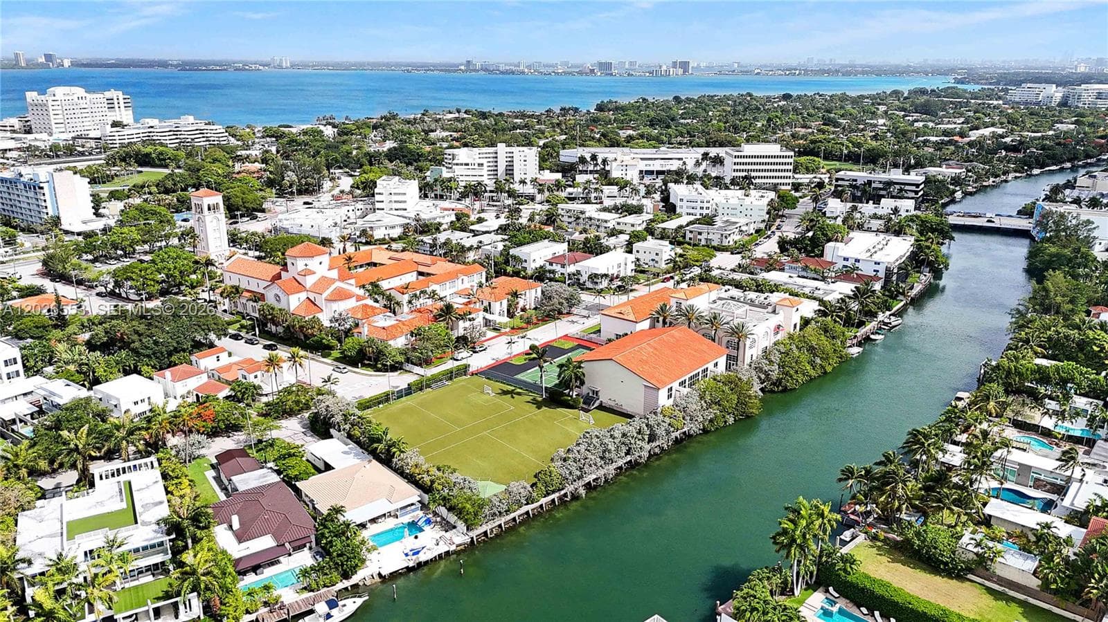 815 W 39, Miami Beach FL 33140 — 53