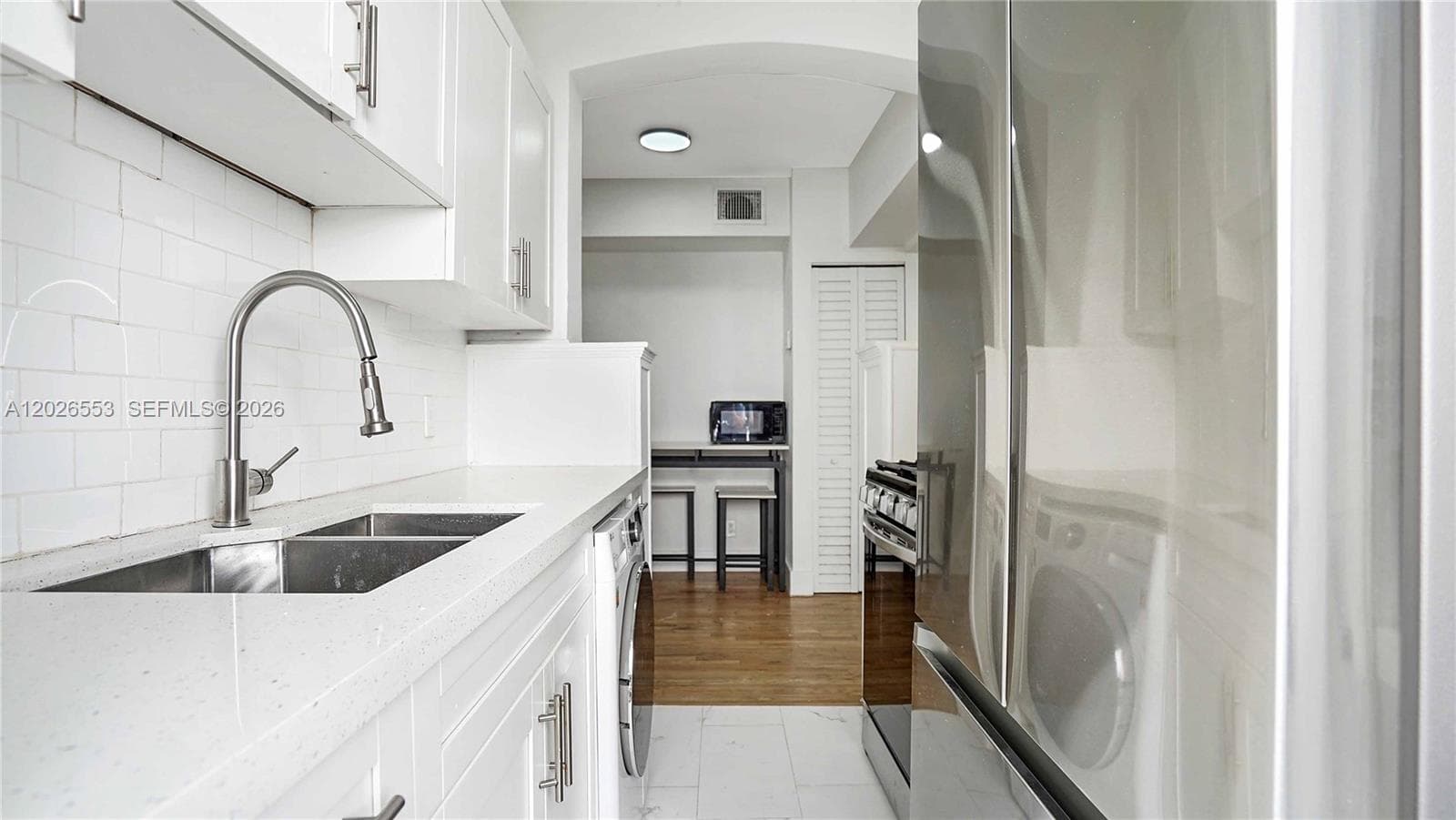815 W 39, Miami Beach FL 33140 — 3