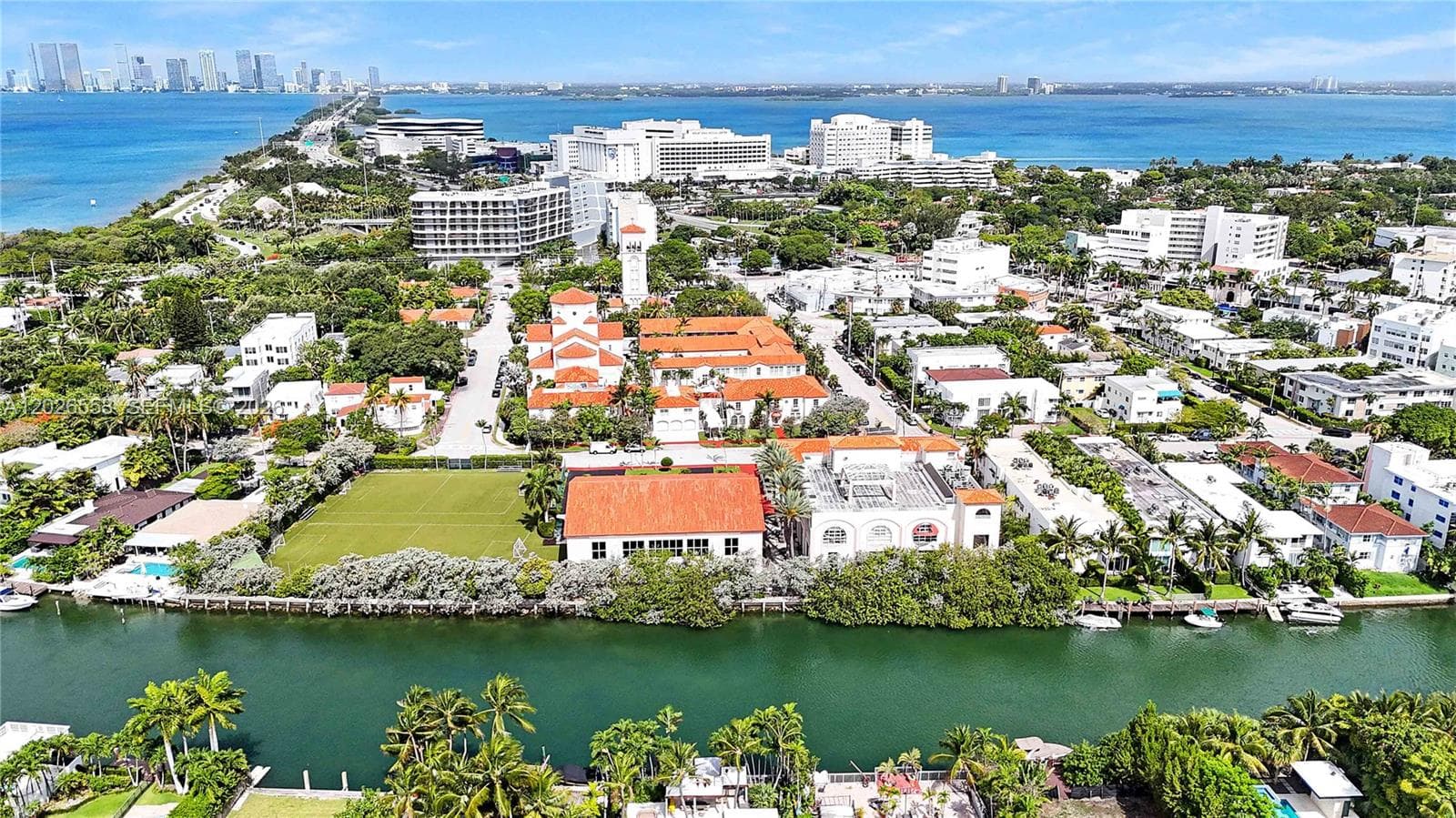 815 W 39, Miami Beach FL 33140 — 54