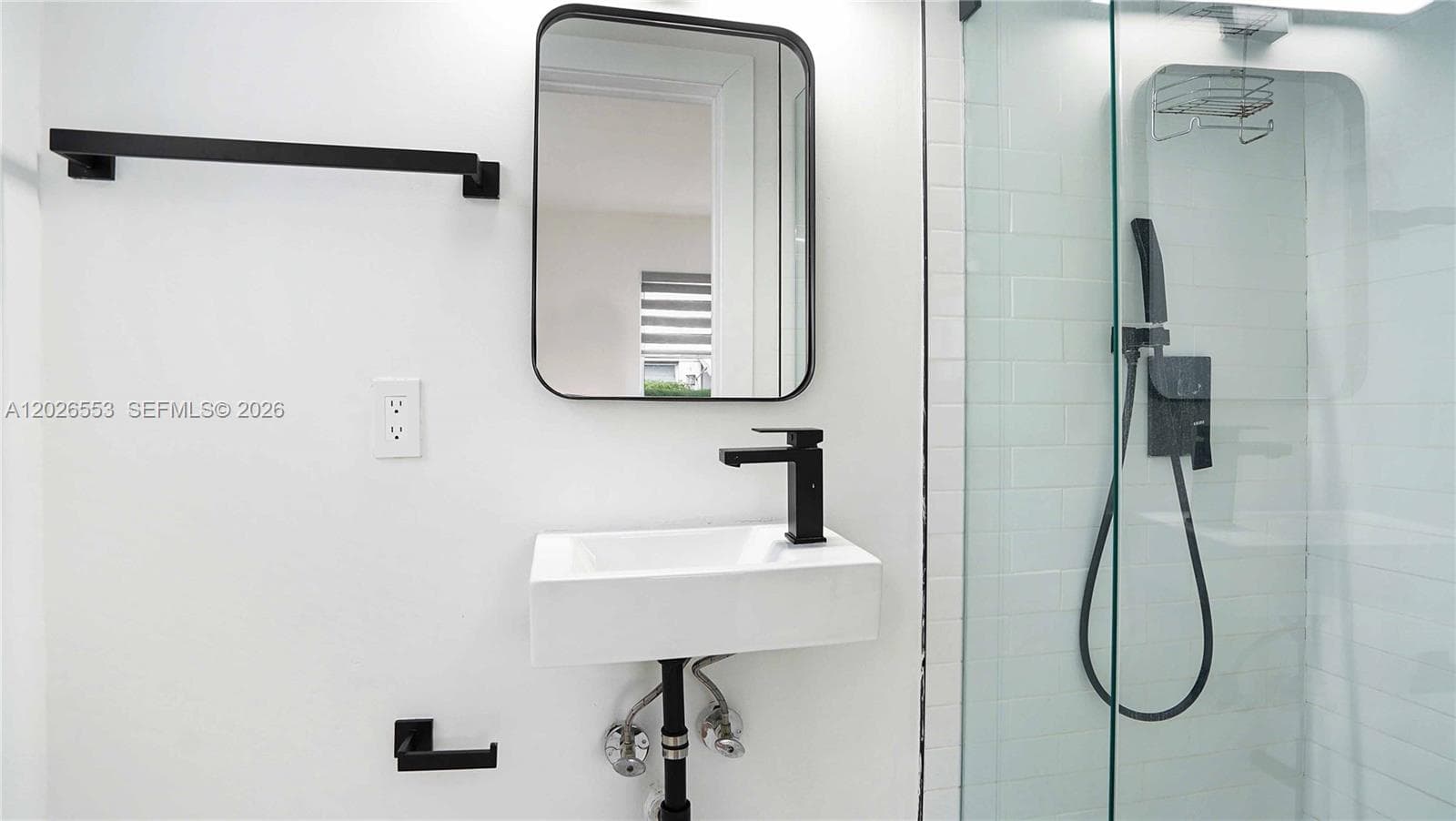 815 W 39, Miami Beach FL 33140 — 15