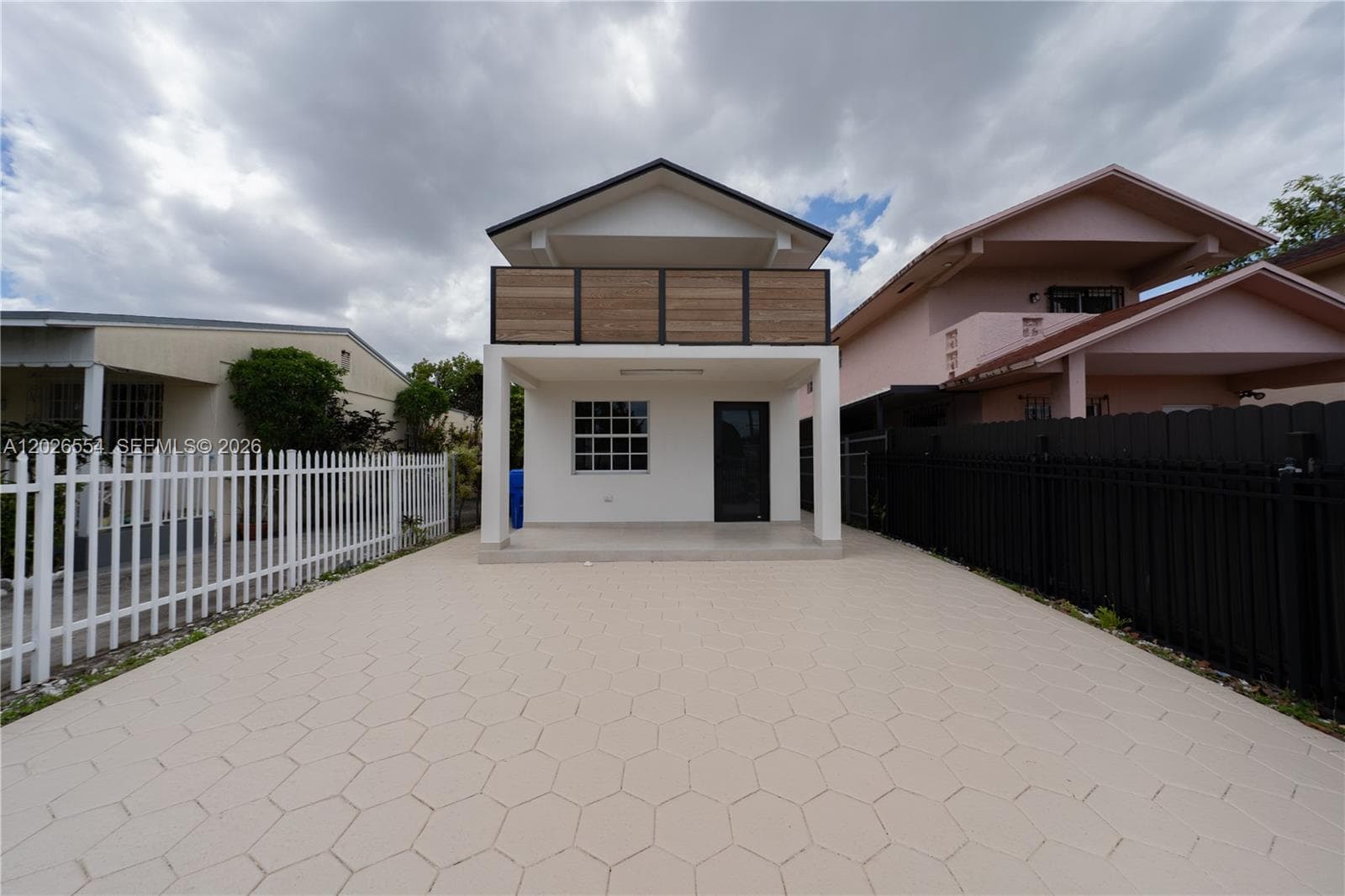 370 Flagami Blvd # 370, Miami FL 33144 — 40
