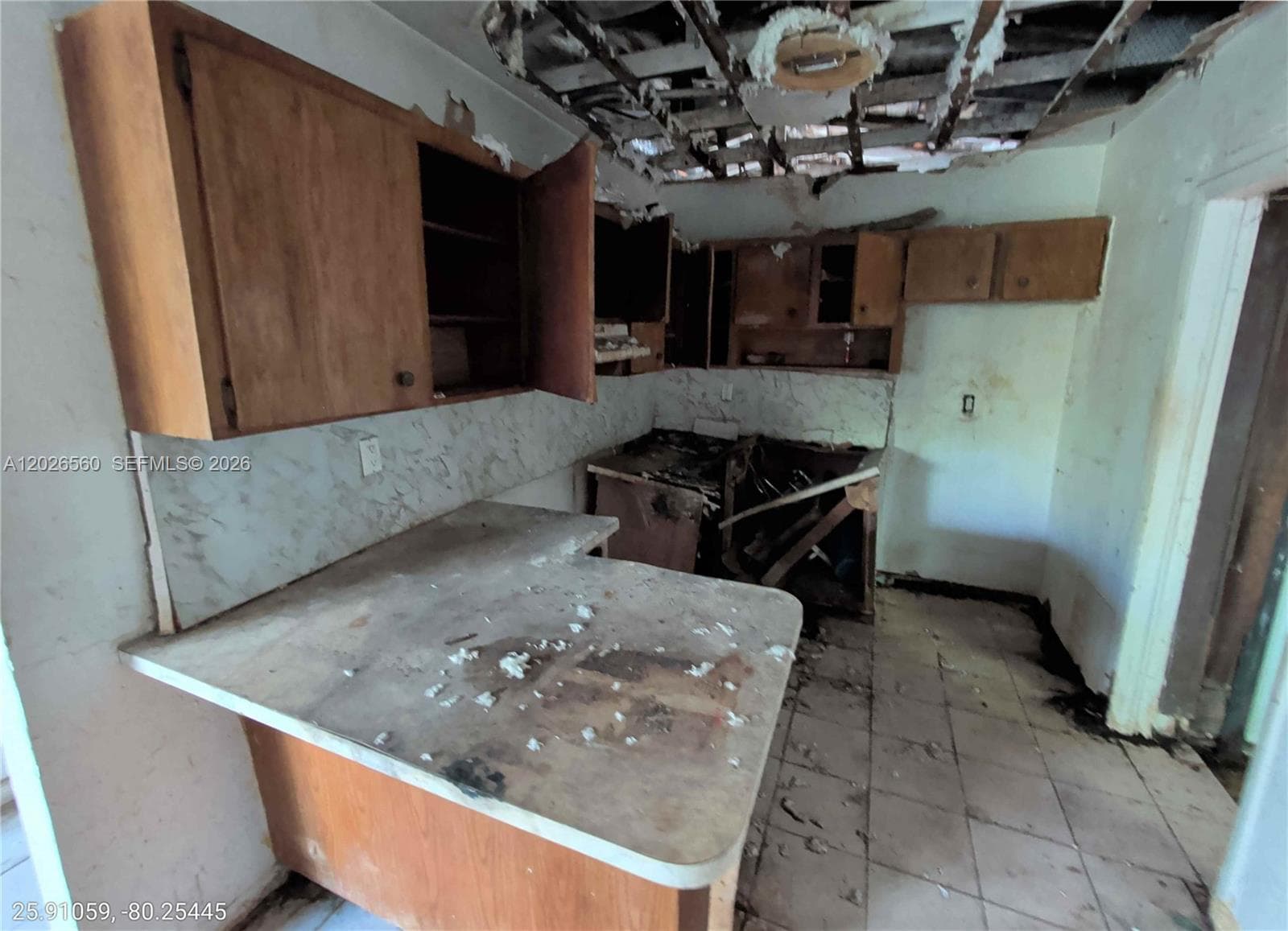 820 Curtiss Dr, Opa-Locka FL 33054 — 14
