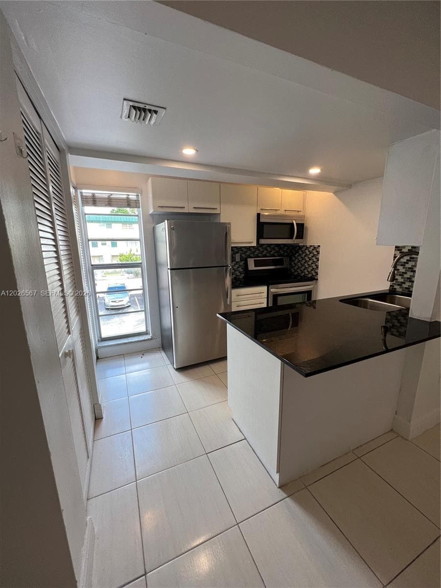 449 Swallow Dr # 23, Miami Springs FL 33166 — 4