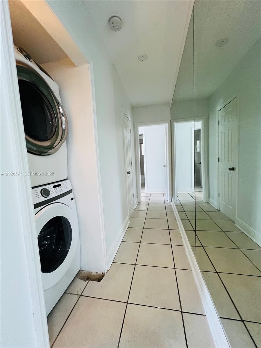 2033 Calais Dr # 5, Miami Beach FL 33141 — 28