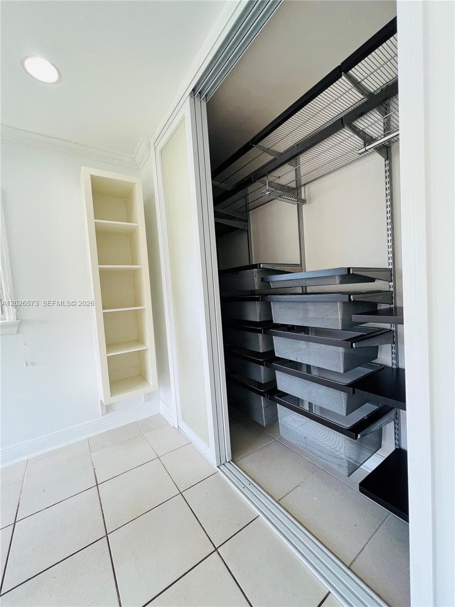 2033 Calais Dr # 5, Miami Beach FL 33141 — 20