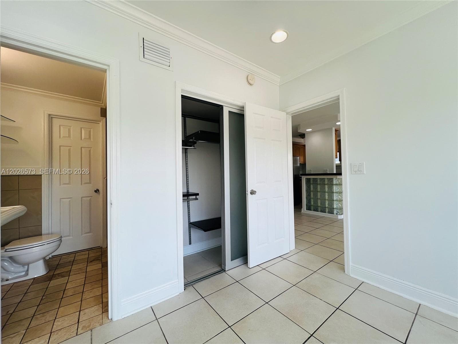 2033 Calais Dr # 5, Miami Beach FL 33141 — 18