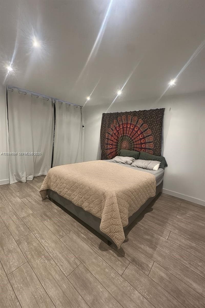 221 Meridian Ave # 309, Miami Beach FL 33139 — 2