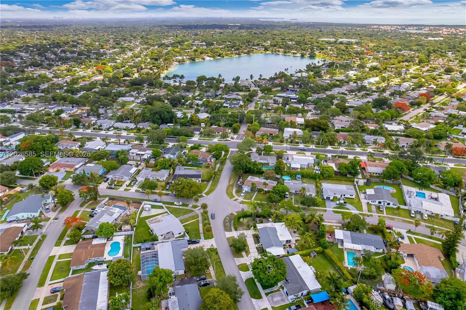 9265 Martinique Dr, Cutler Bay FL 33189 — 42