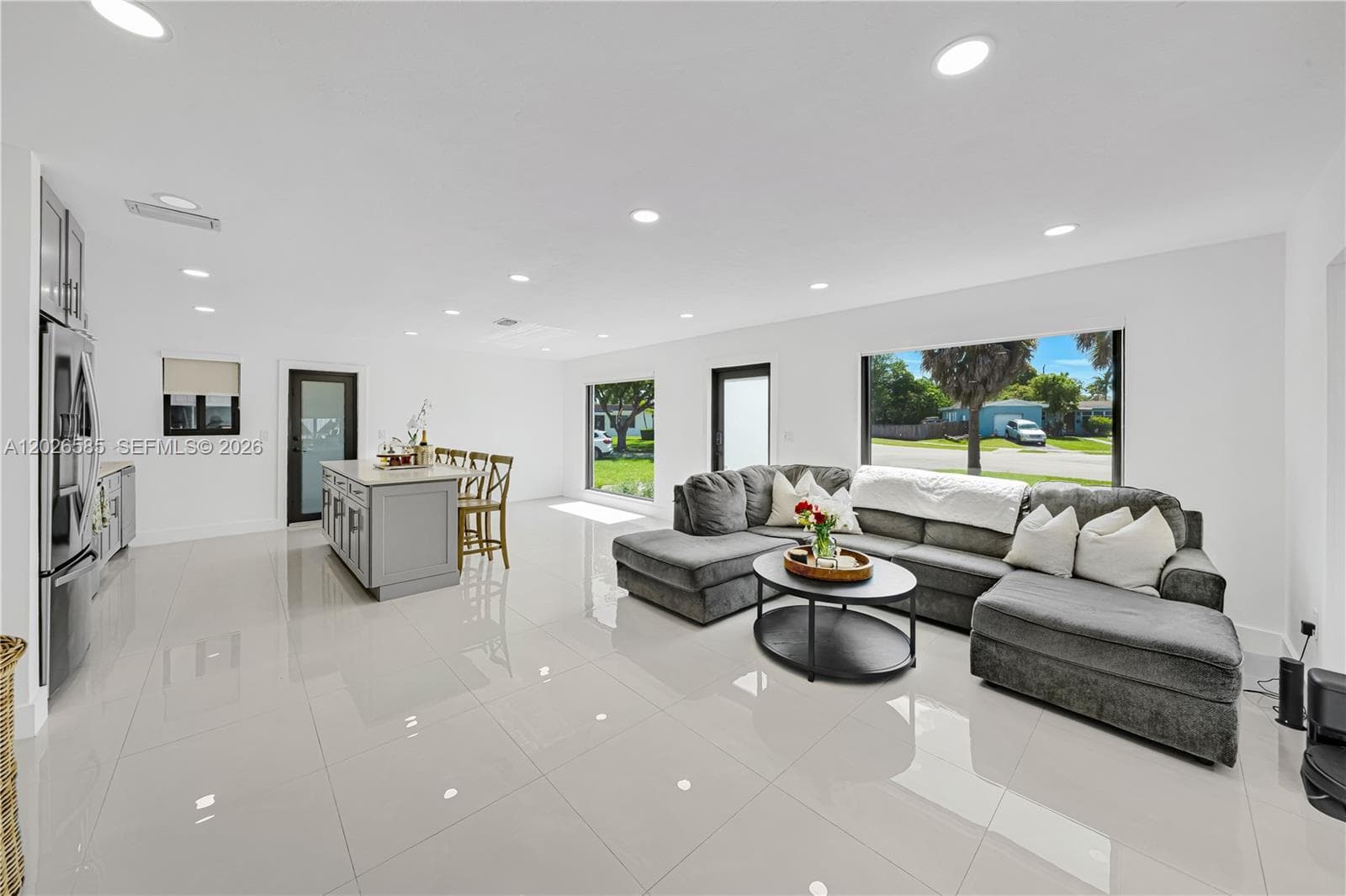 9265 Martinique Dr, Cutler Bay FL 33189 — 16