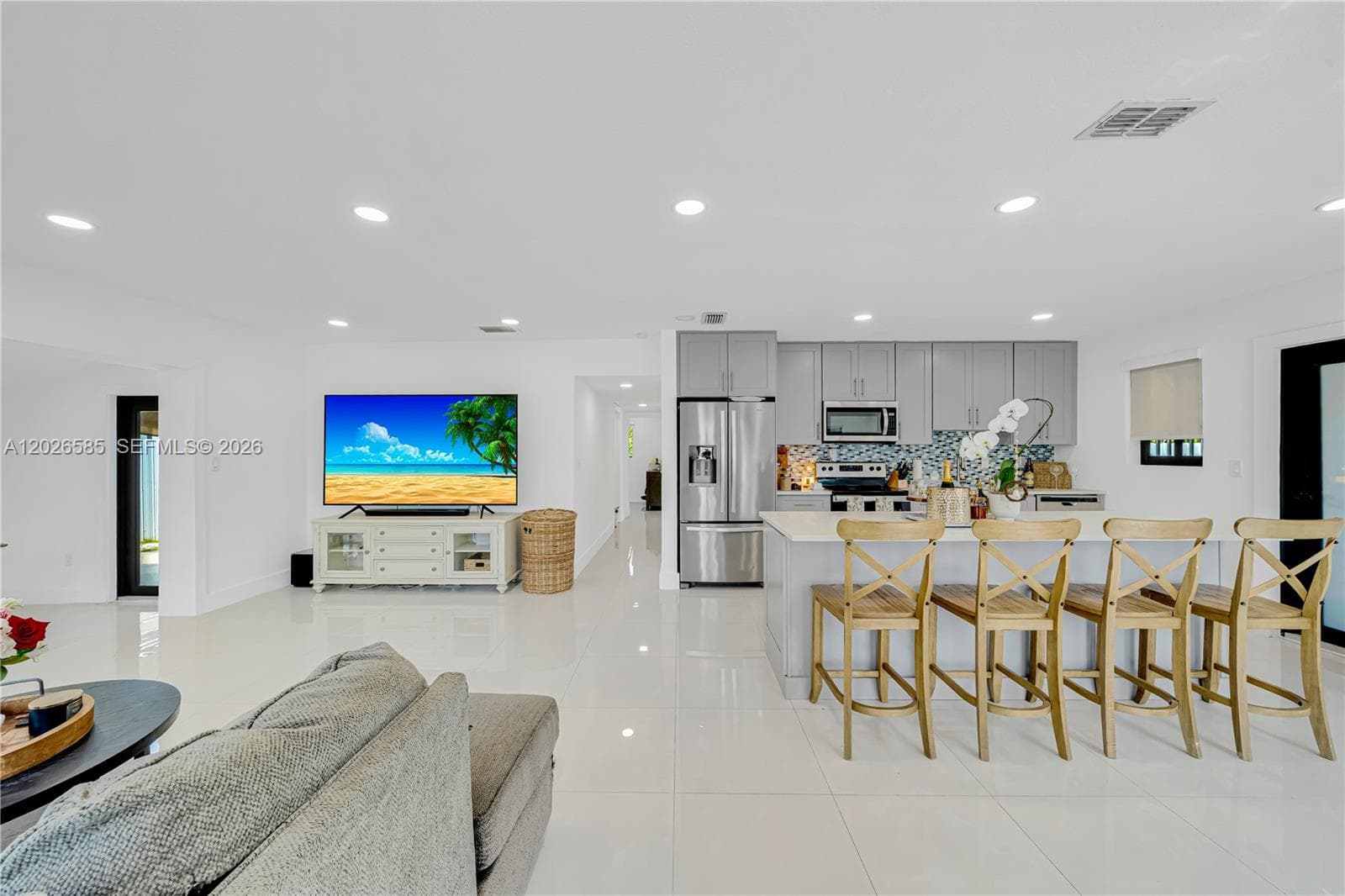 9265 Martinique Dr, Cutler Bay FL 33189 — 7