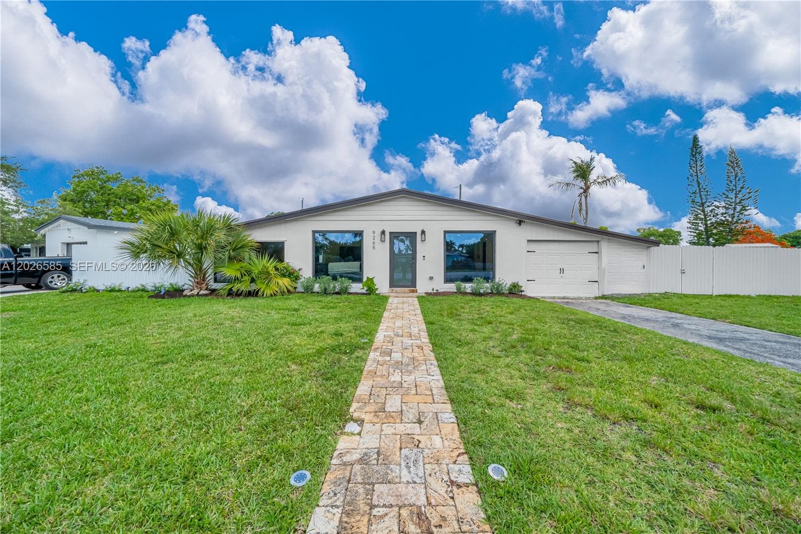 9265 Martinique Dr, Cutler Bay FL 33189 — 3