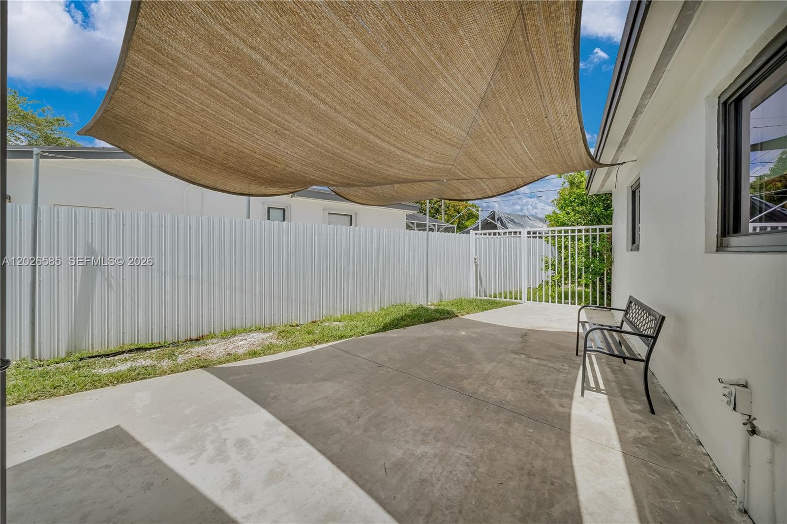 9265 Martinique Dr, Cutler Bay FL 33189 — 38