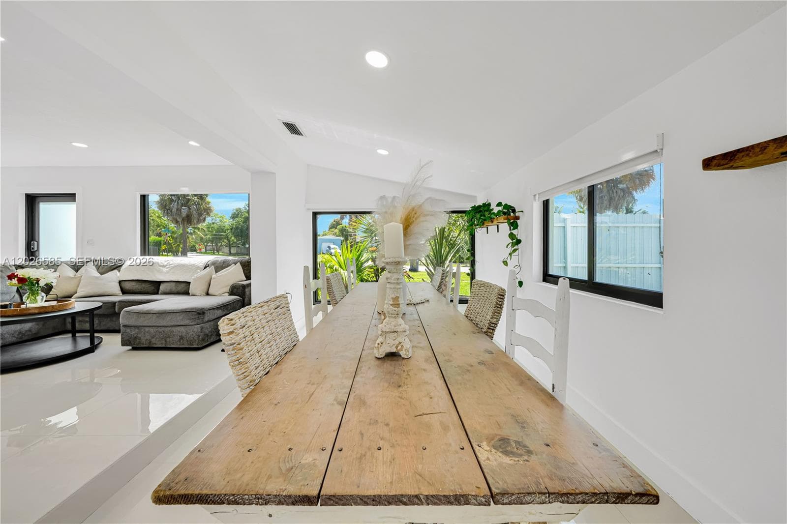 9265 Martinique Dr, Cutler Bay FL 33189 — 18