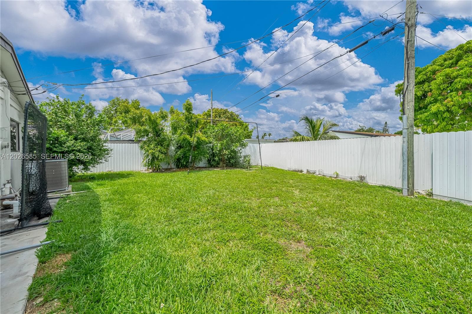 9265 Martinique Dr, Cutler Bay FL 33189 — 37