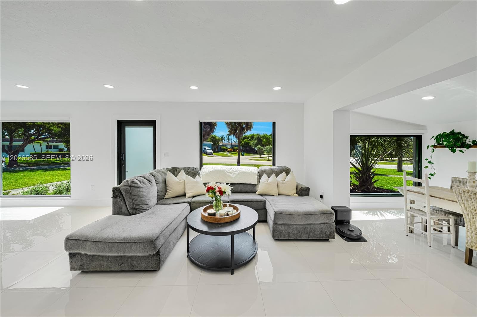 9265 Martinique Dr, Cutler Bay FL 33189 — 15