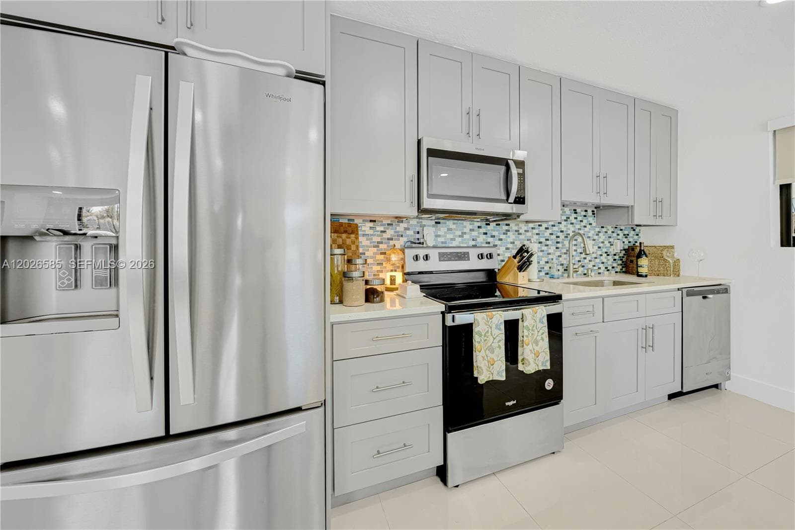 9265 Martinique Dr, Cutler Bay FL 33189 — 11