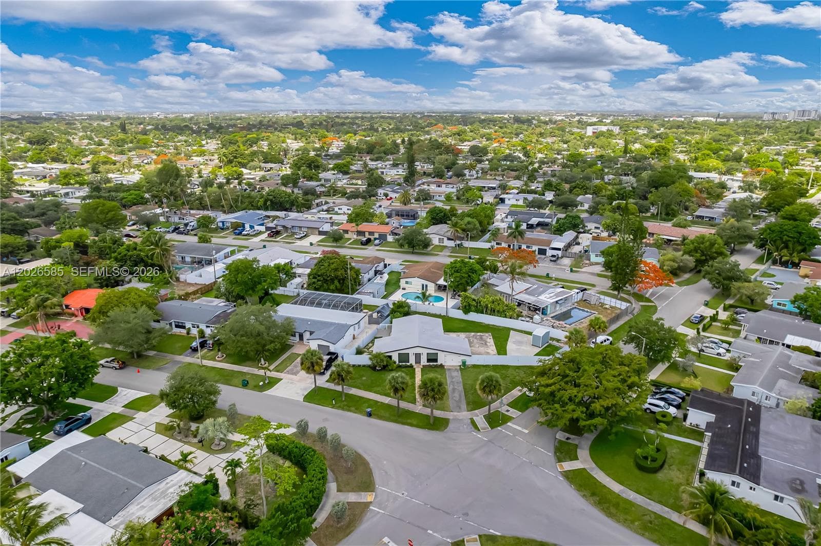 9265 Martinique Dr, Cutler Bay FL 33189 — 44