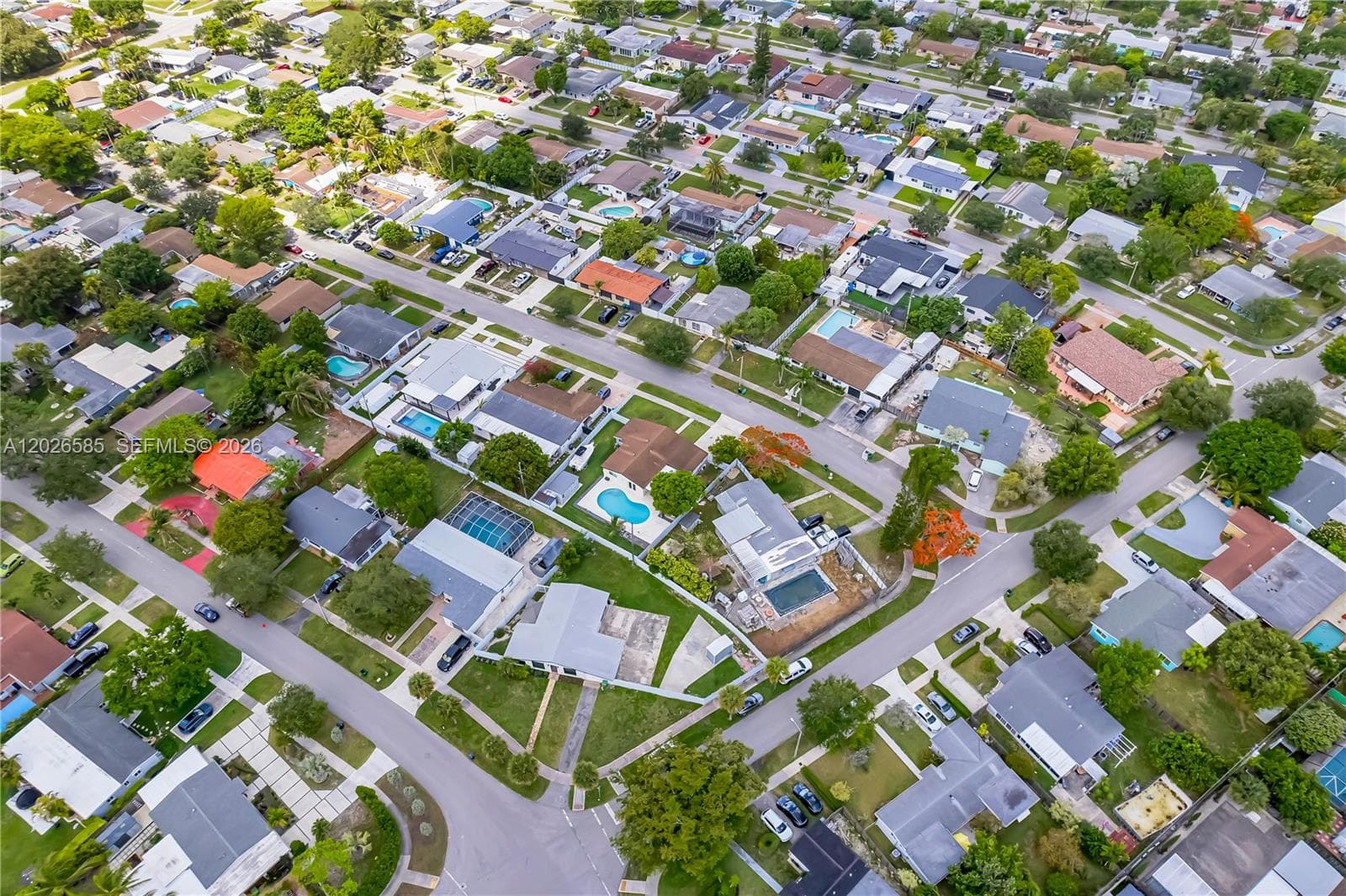 9265 Martinique Dr, Cutler Bay FL 33189 — 40