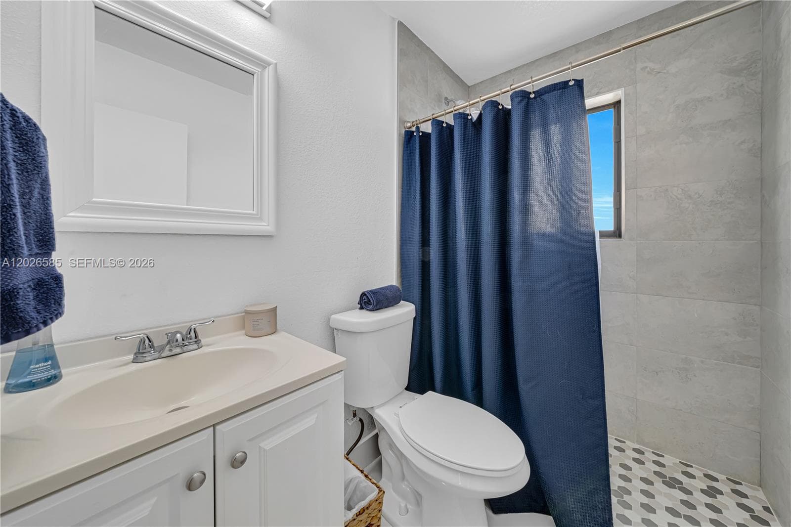 9265 Martinique Dr, Cutler Bay FL 33189 — 29