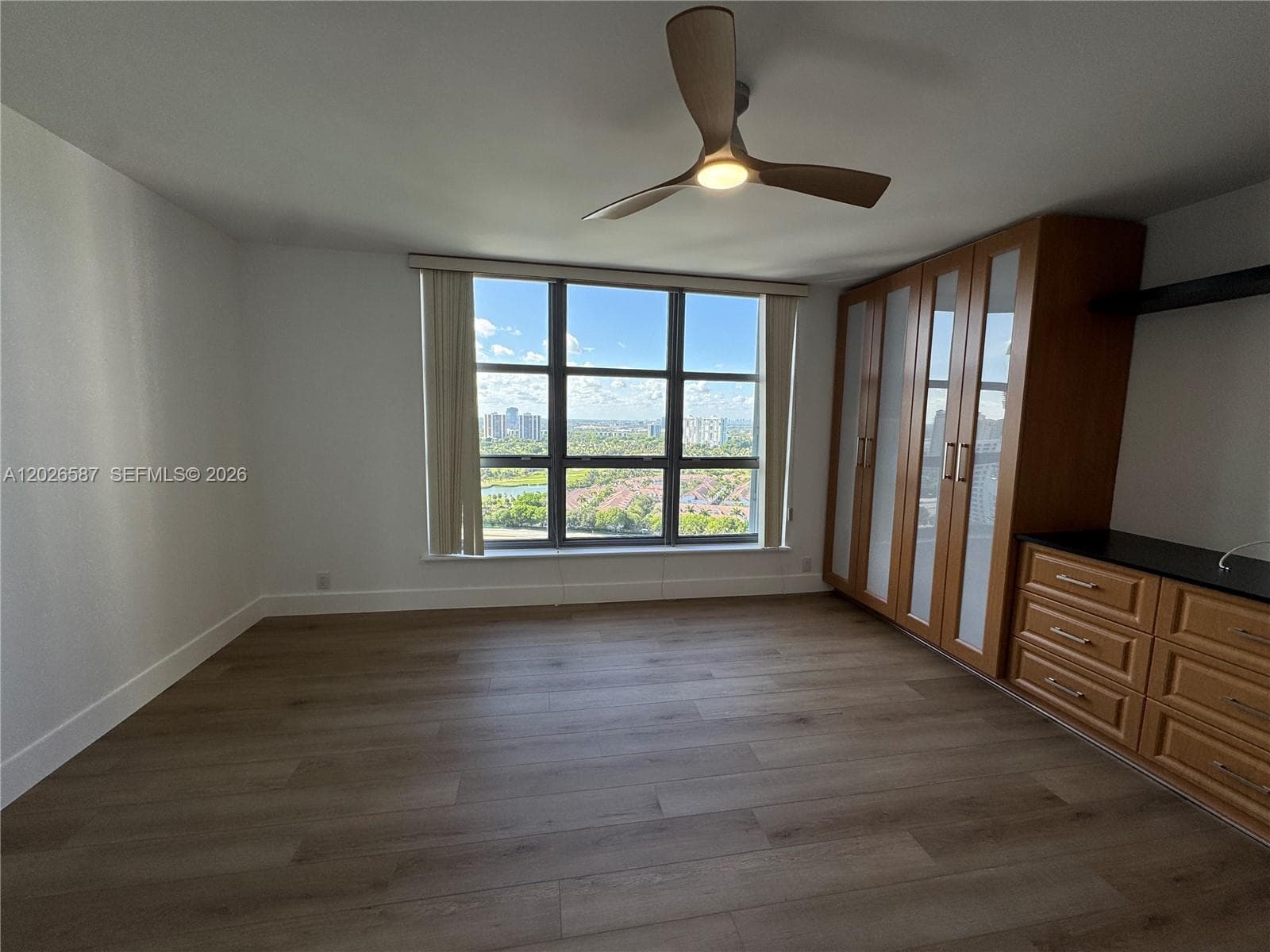 3530 Mystic Pointe Dr # 2709, Aventura FL 33180 — 38