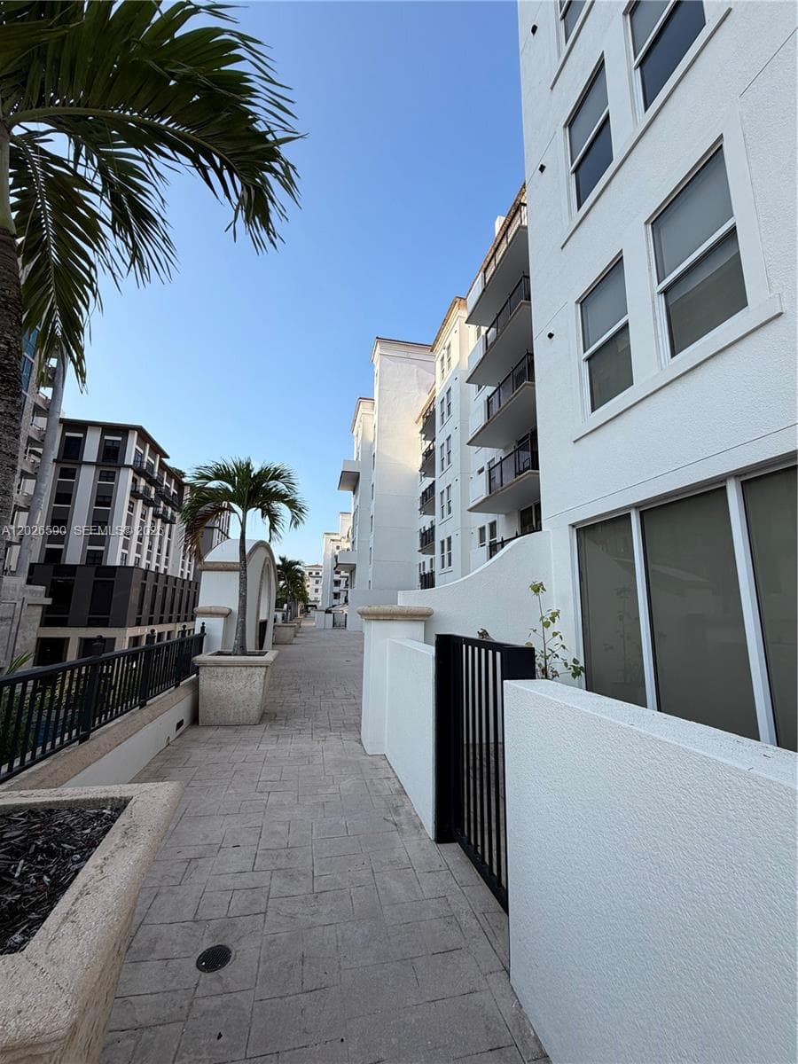 4100 Salzedo St # 508, Coral Gables FL 33146 — 3