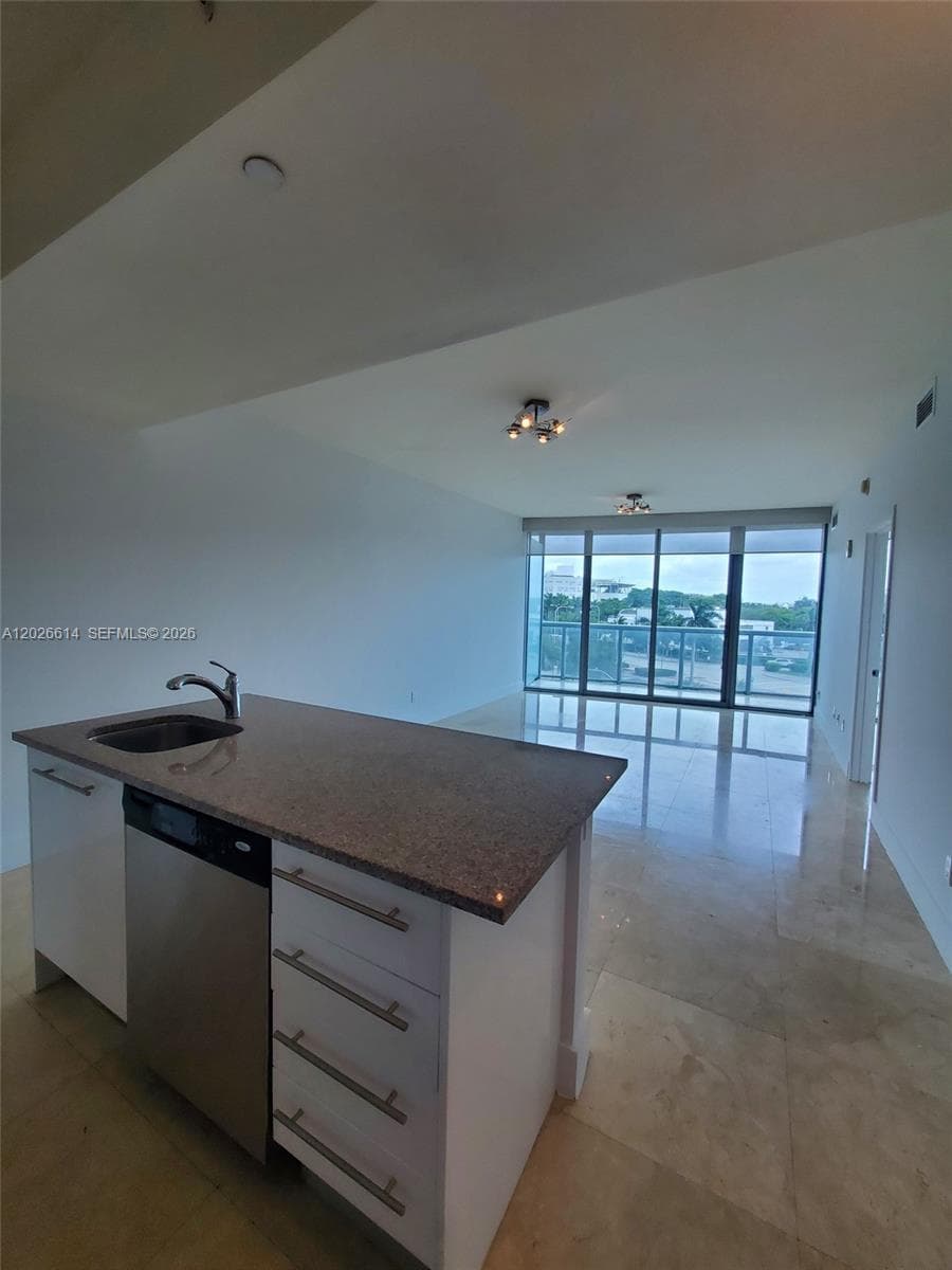 888 Biscayne Blvd # 311, Miami FL 33132 — 2