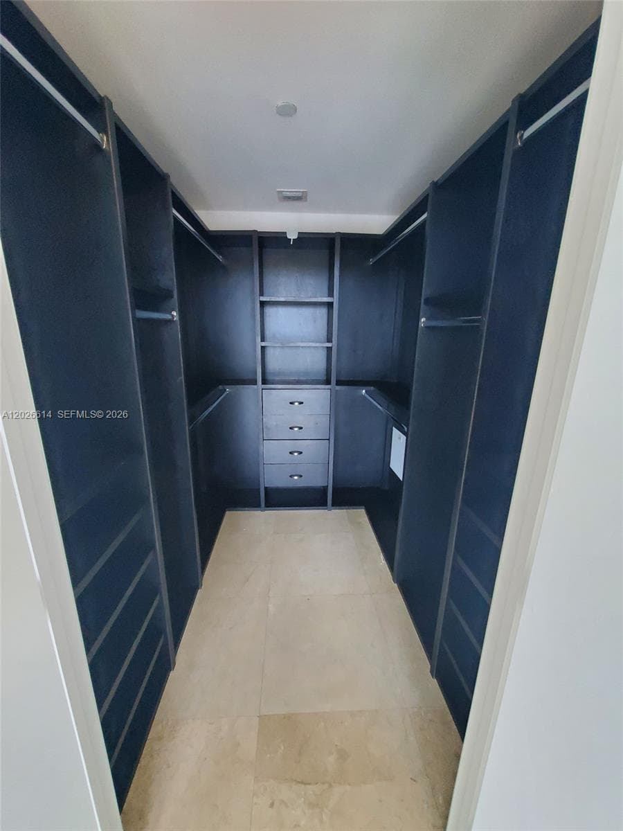 888 Biscayne Blvd # 311, Miami FL 33132 — 10