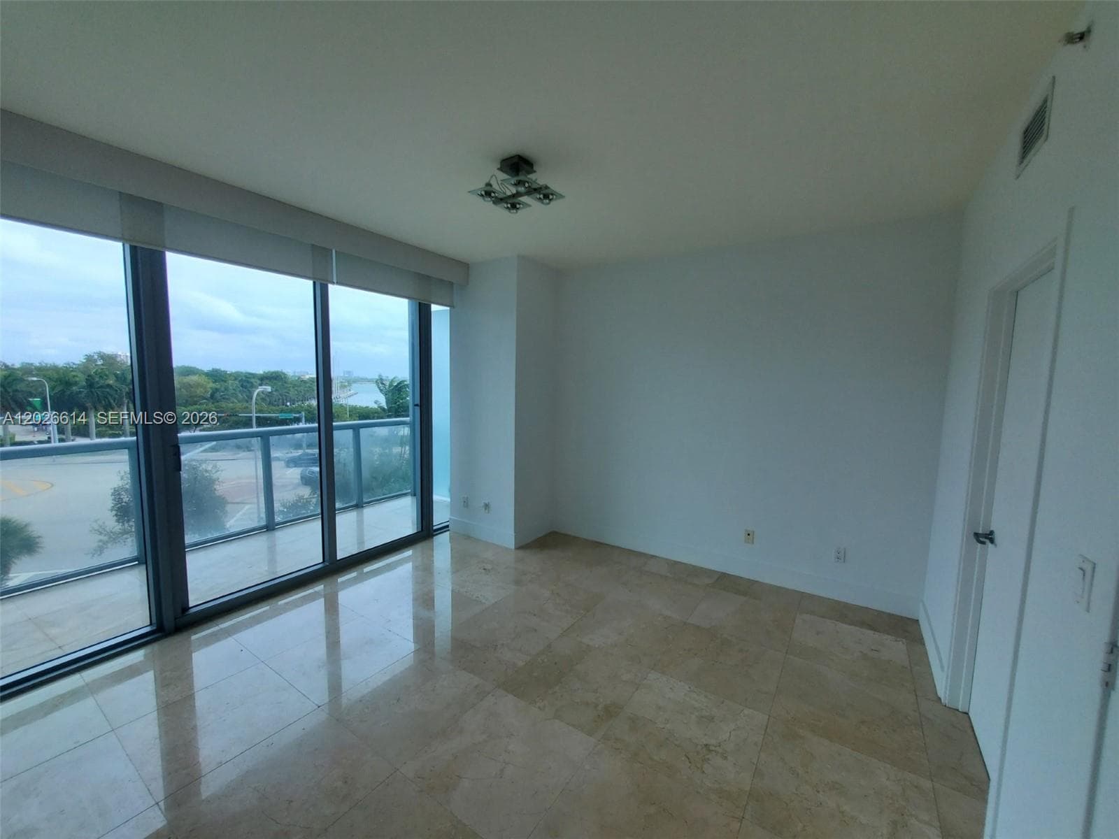 888 Biscayne Blvd # 311, Miami FL 33132 — 8