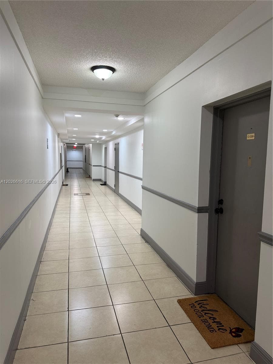 10431 N Kendall Dr # D306, Miami FL 33176 — 2