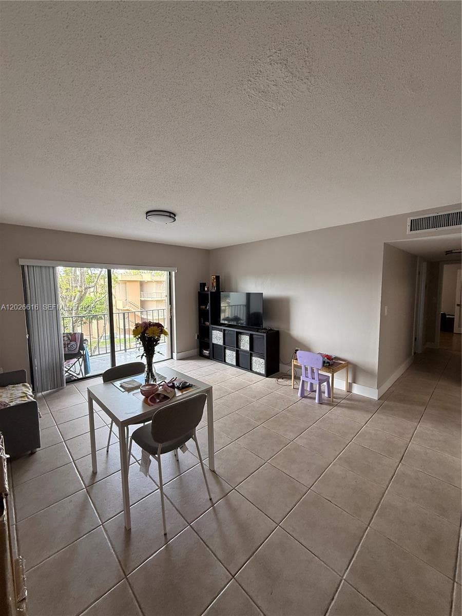 10431 N Kendall Dr # D306, Miami FL 33176 — 3