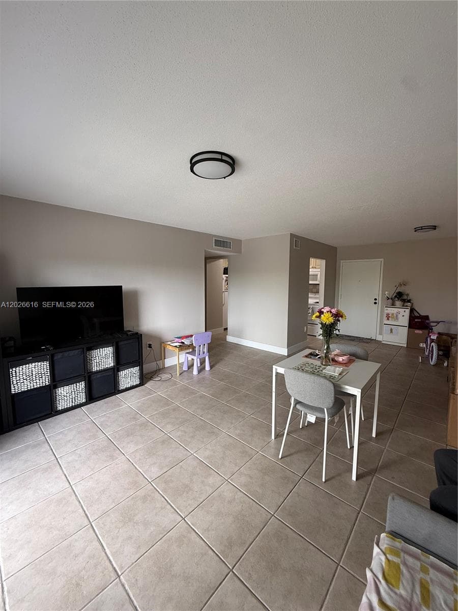 10431 N Kendall Dr # D306, Miami FL 33176 — 5