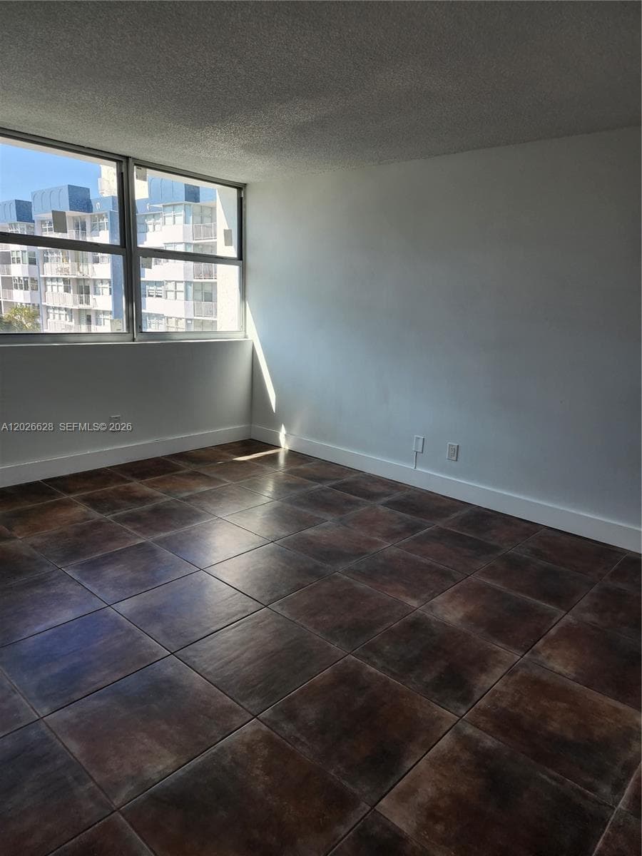 16558 NE 26th Ave # 4J, North Miami Beach FL 33160 — 19