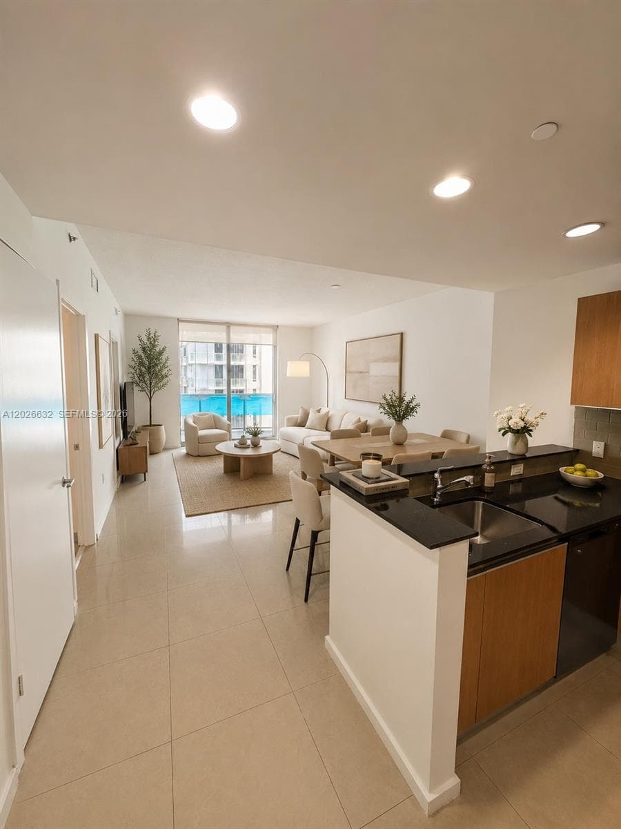 1060 Brickell Ave # 3915, Miami FL 33131 — 2