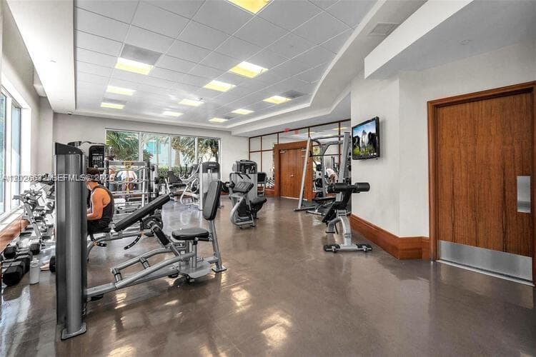 1060 Brickell Ave # 3915, Miami FL 33131 — 6