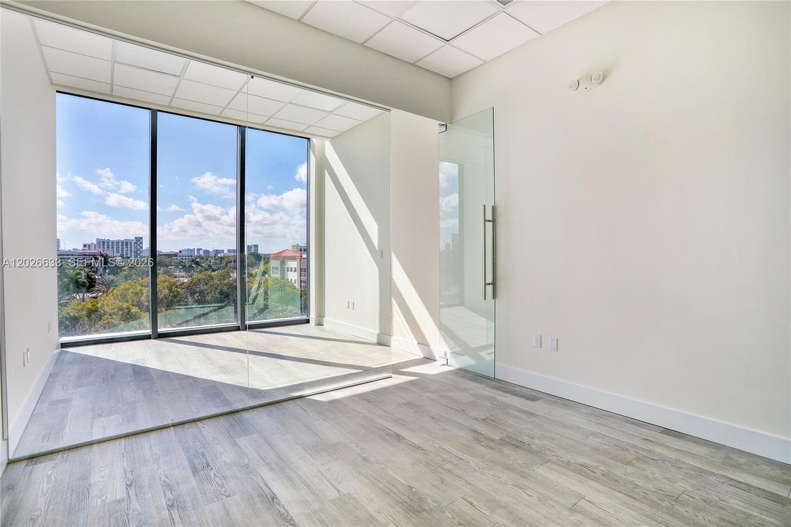 21290 Biscayne Blvd # 410, Aventura FL 33180 — 3