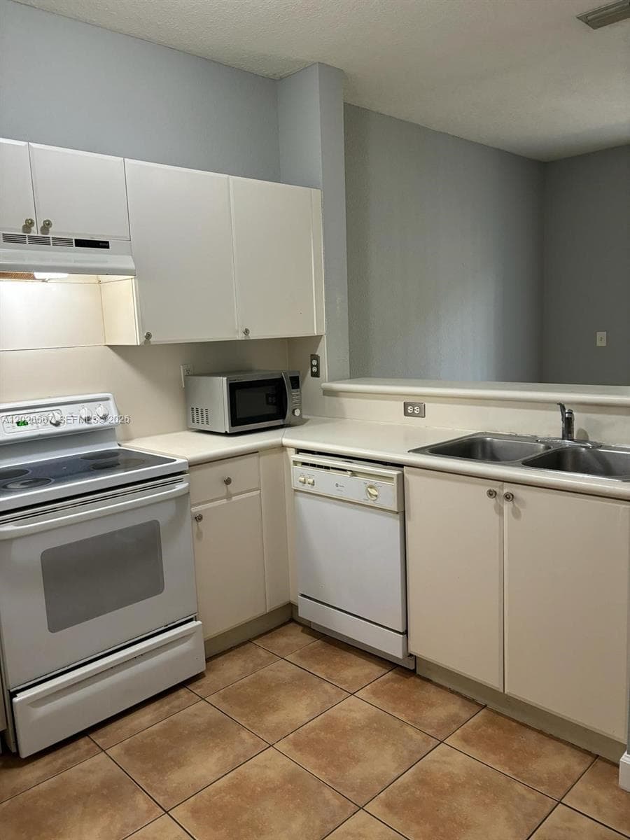 Shoma Homes At Country Cl, Hialeah, FL — 13