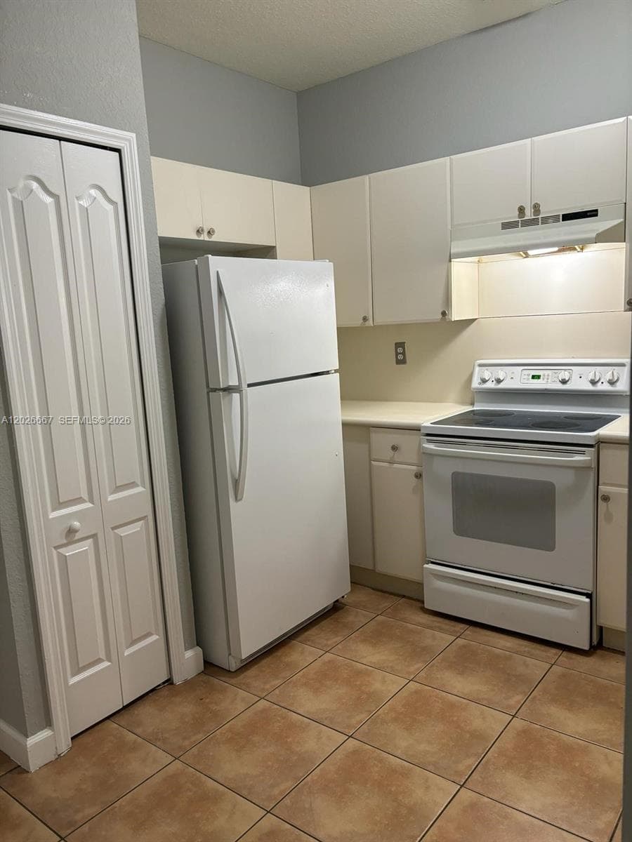 Shoma Homes At Country Cl, Hialeah, FL — 15