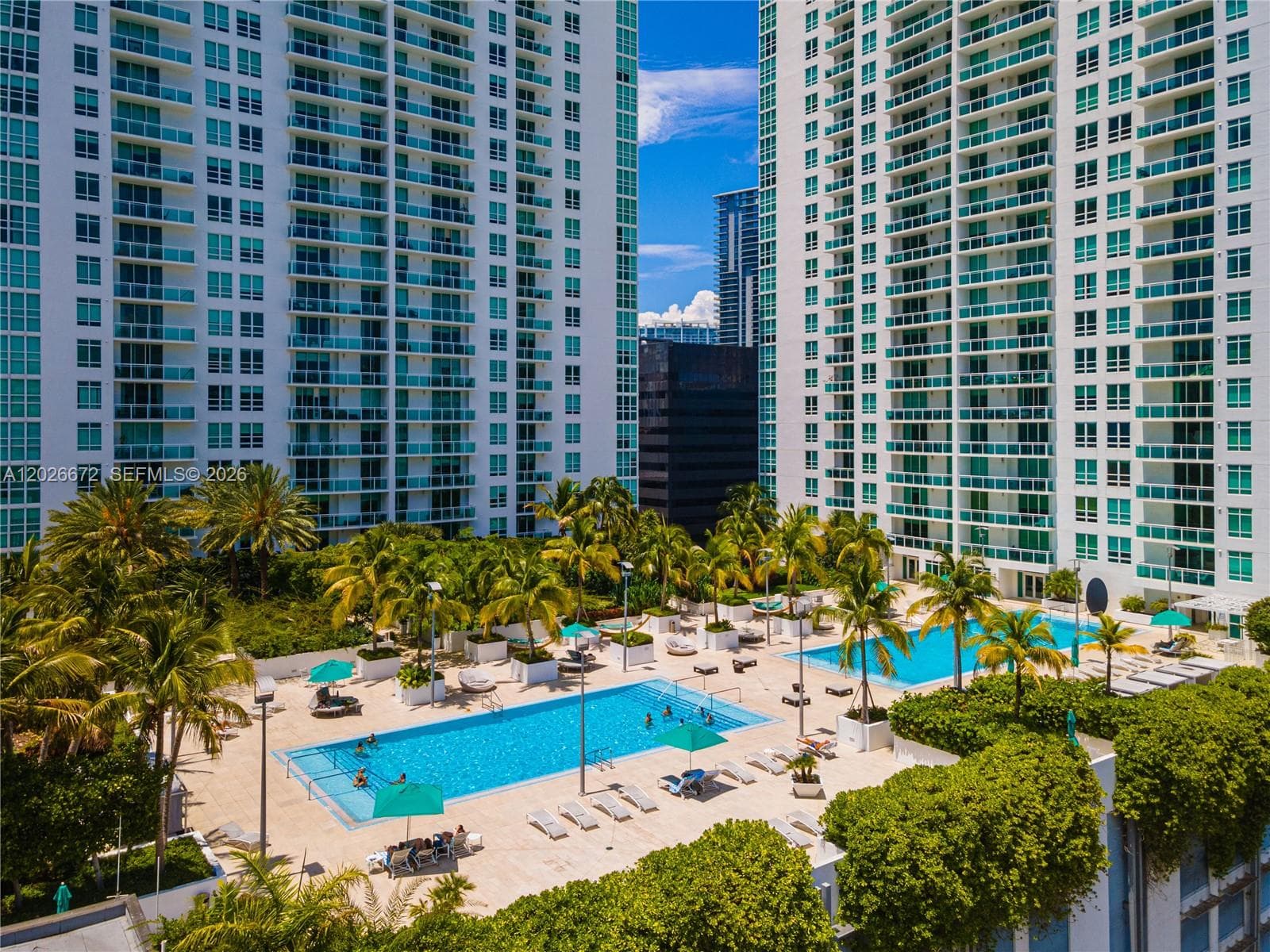 951 Brickell Ave # 1801, Miami FL 33131 — 21