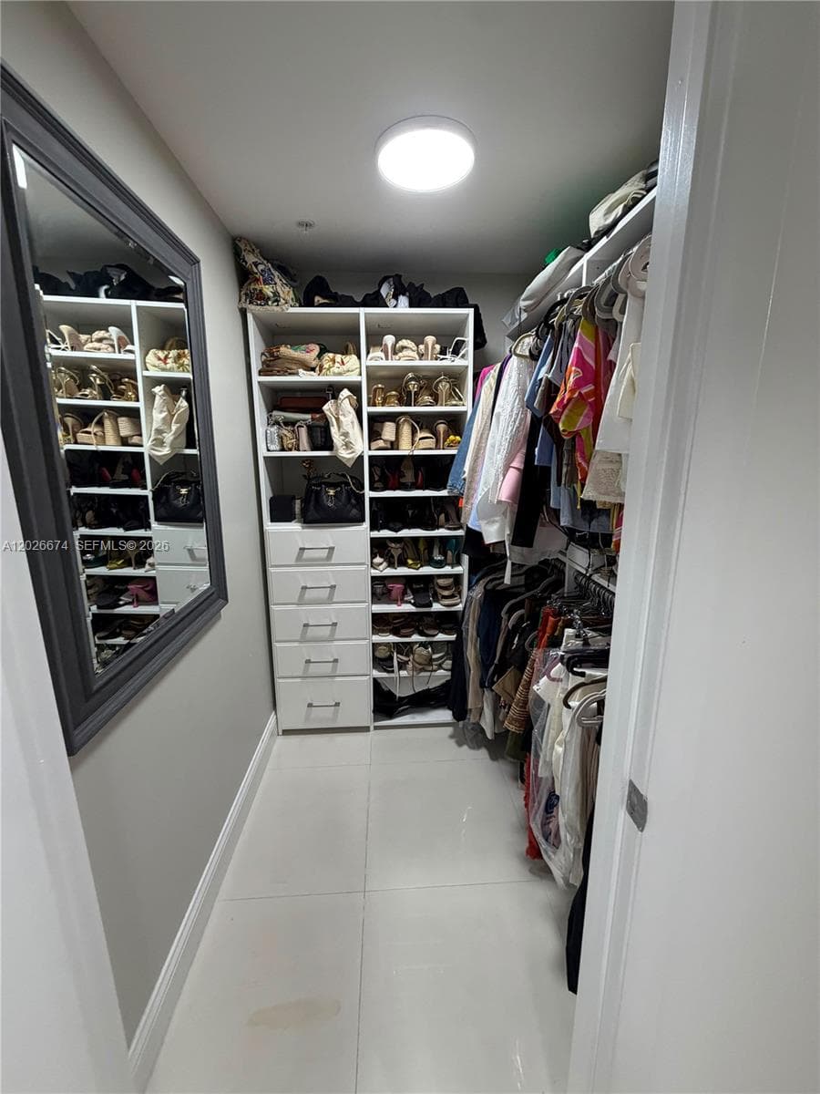 90 SW 3rd St # 4006, Miami FL 33130 — 12