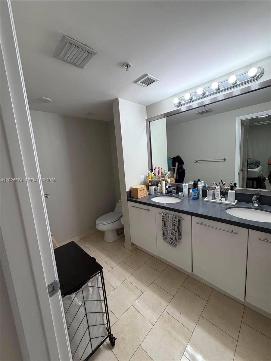 90 SW 3rd St # 4006, Miami FL 33130 — 9