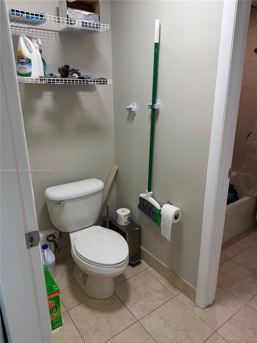 90 SW 3rd St # 4006, Miami FL 33130 — 10
