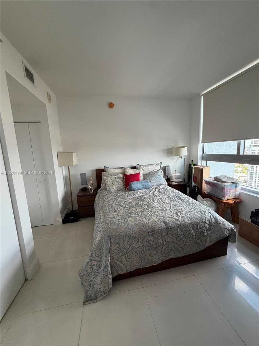 90 SW 3rd St # 4006, Miami FL 33130 — 14