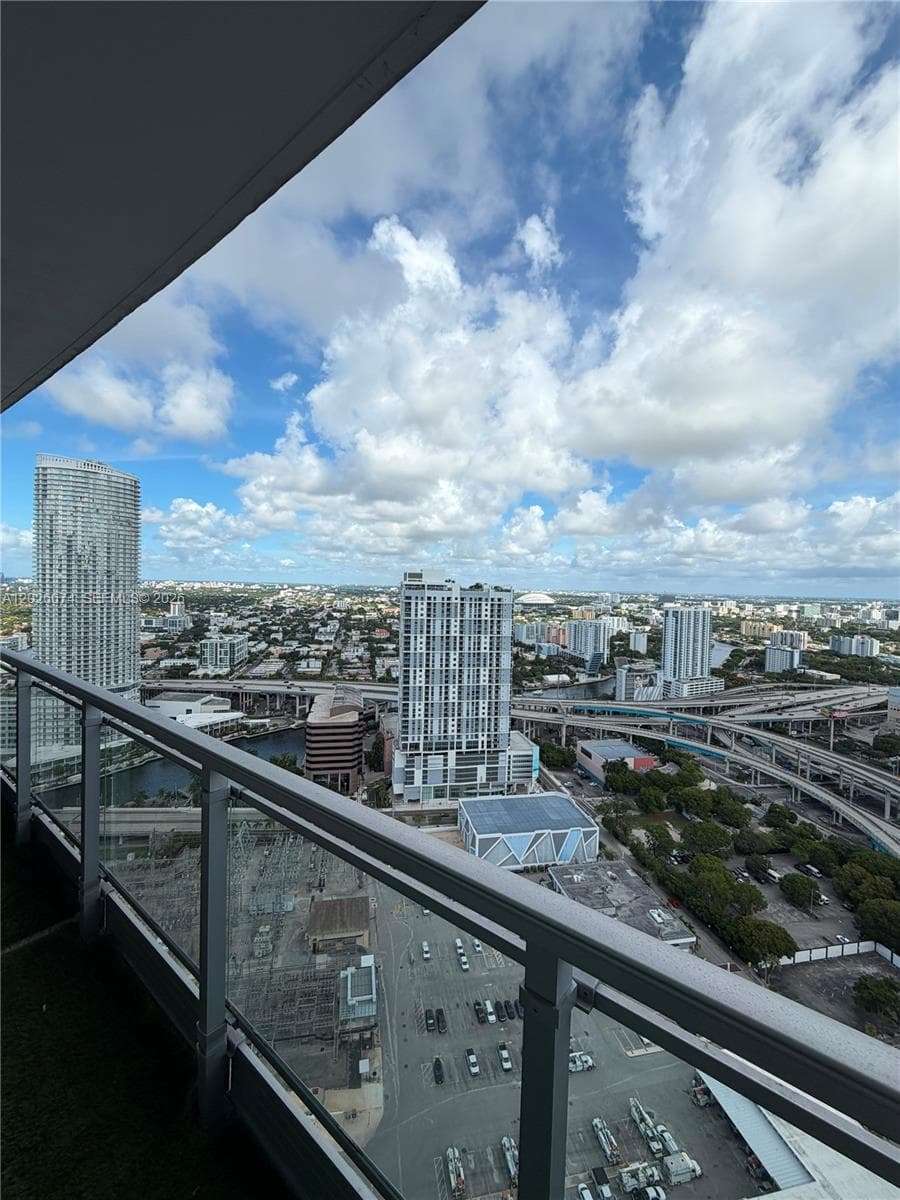 90 SW 3rd St # 4006, Miami FL 33130 — 19