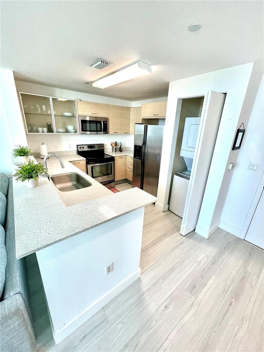 350 NE 24th St # 709, Miami FL 33137 — 4