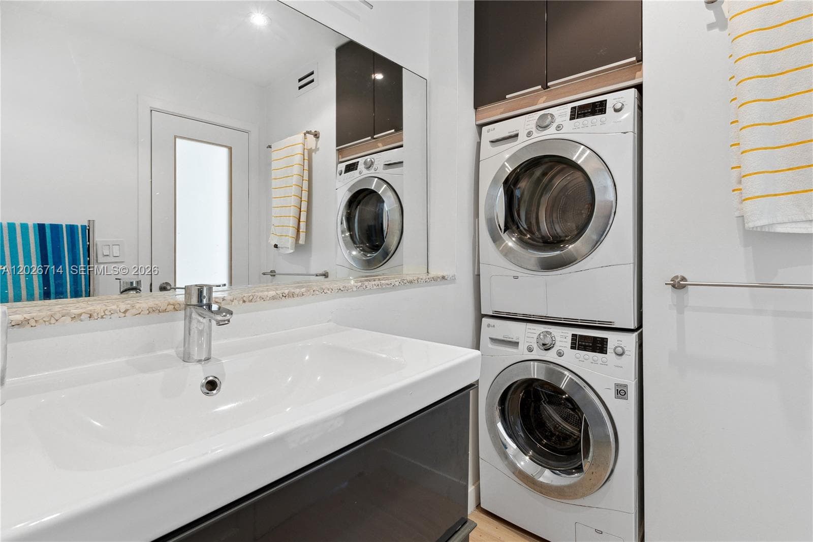 325 Ocean Dr # 502, Miami Beach FL 33139 — 17