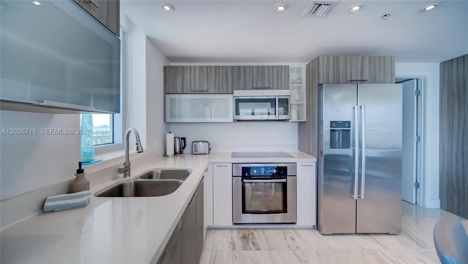 6700 Indian Creek Dr # 1102, Miami Beach FL 33141 — 2