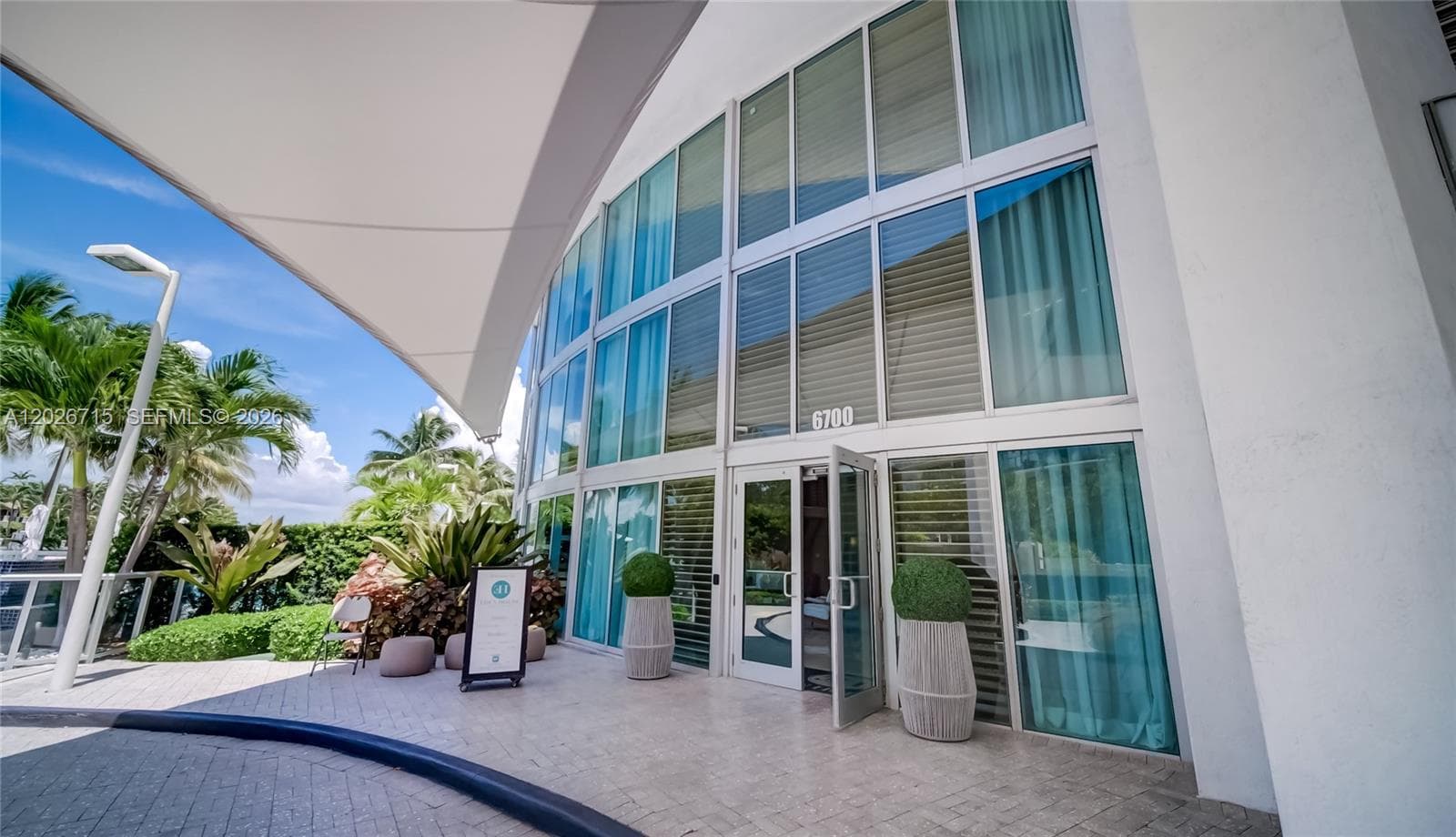 6700 Indian Creek Dr # 1102, Miami Beach FL 33141 — 17
